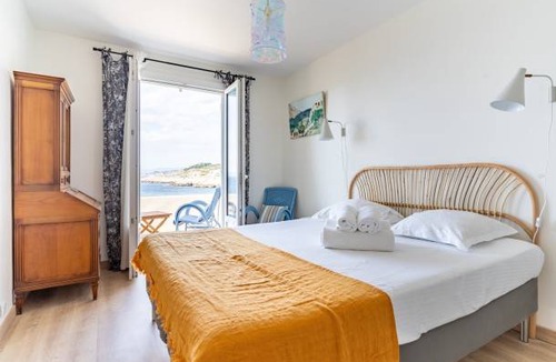 8th Arrondissement House | 110 m² House ∙ 3 bedrooms ∙ 5 guests