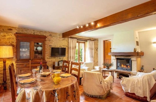 Montcabrier House | 110 m² House ∙ 3 bedrooms ∙ 6 guests