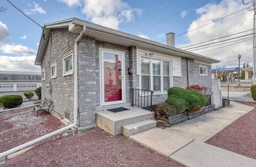 Annville House | 1100 sq ft Cottage (Family/Group Favorite)