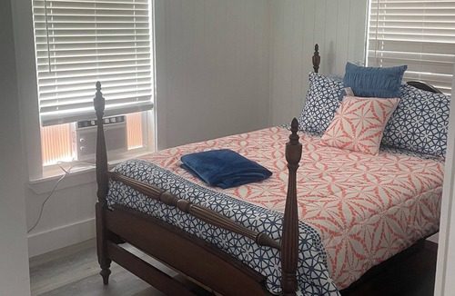 Brownwood House | 1102 HOLCOMB HOUSE Close to Coggin Park, Hospital, HPU