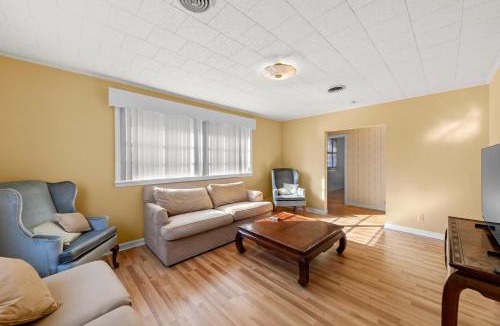 Newberry House | 1105HillCre