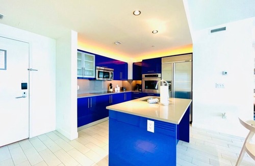 Central Beach Apartment | 1106-Beachfront-Gym-Downtown-Main strip-Oceanview-Pool-Stunning views