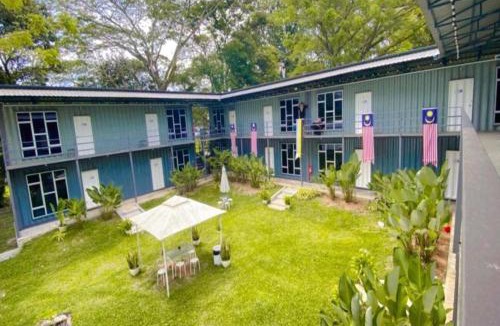 Slim River Hotel | 1108 Carebin Slim River