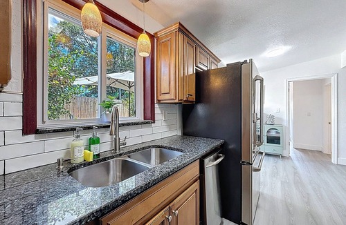 Walsingham House | 11083 N 106th Ave