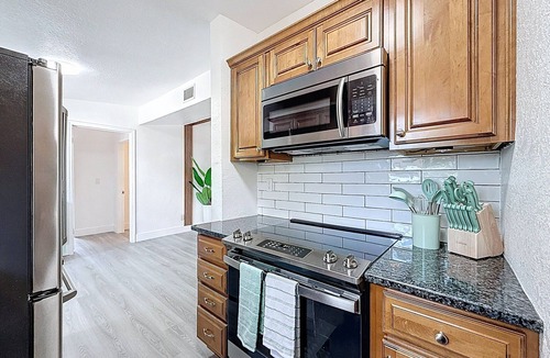 Walsingham House | 11083 N 106th Ave