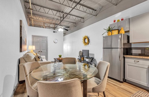 Baytown Apartment | 111 1BR Oil Man Suites 233, Old Baytown