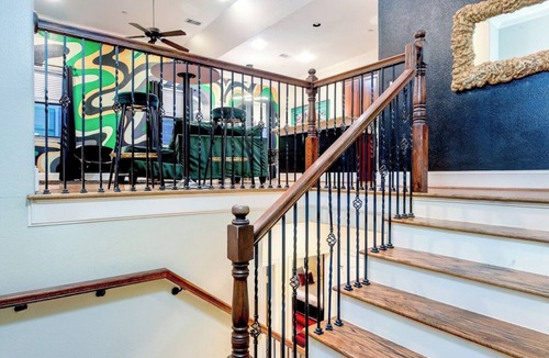 Woodlake - Briar Meadow House | 111 3BR The R&R Uptown Galleria Dream House 121