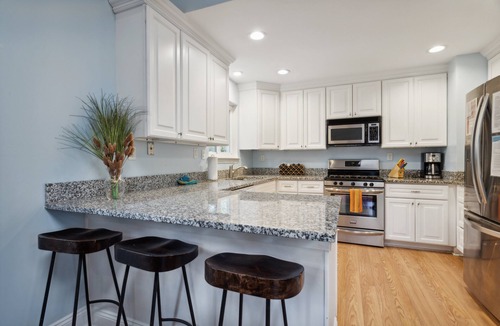 Northeast Virginia Beach Condo | 111 Oasis Virginia Beach Pet Friendly