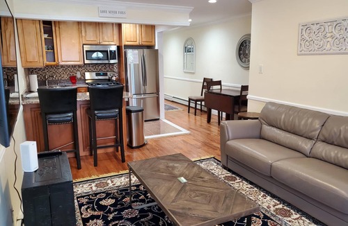 Queens Apartment | 1118-1 First roll out loud