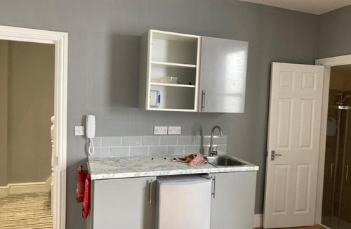 St. Leonard's House | 112 Gleneagle road rooms