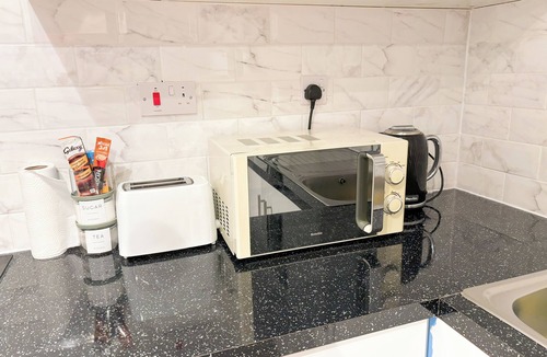 Manchester Apartment | 1124 Manchester Studio Apartments