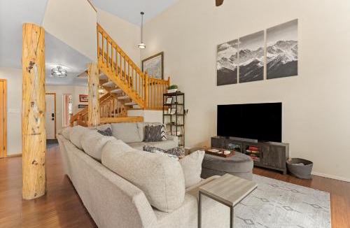 Wildernest Villa | 113 Burgundy Circle