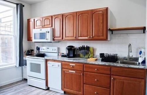 Downtown Dubuque Apartment | 115#202/Charming Downtown Dubuque Apartment