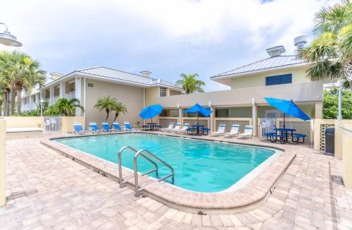 Ruskin House | 115 Little Harbor Inn