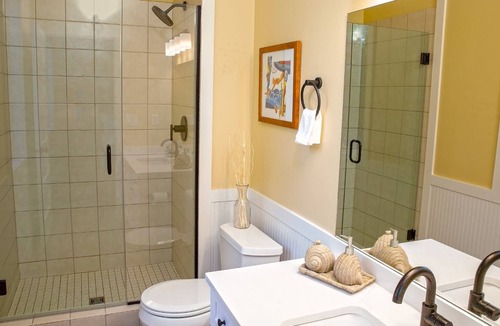 Oroville House | 115 Malarkey Lane (Beach Front)