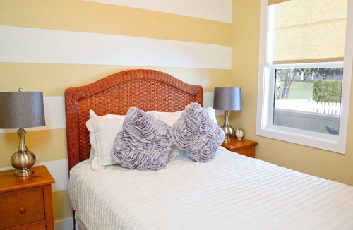 Oroville House | 115 Malarkey Lane (Beach Front)