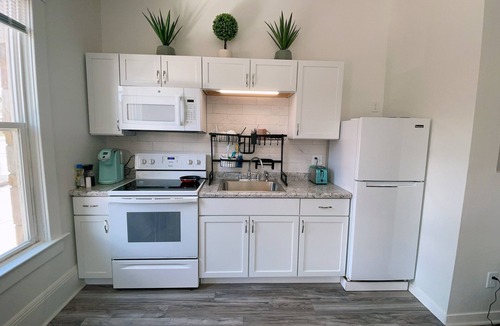 Dubuque Apartment | 1157#5-Urban Oasis: Steps from Millwork district