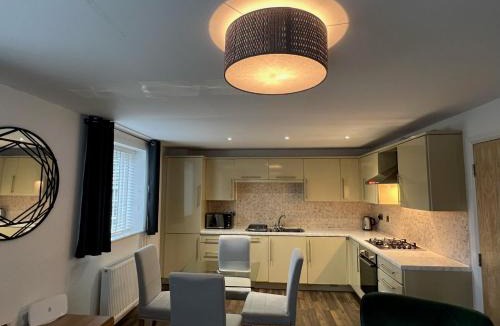 Hepworth Apartment | 116 The Pond House