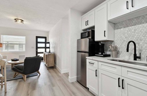 Treasure Island Apartment | 117 127th Ave E Unit 6