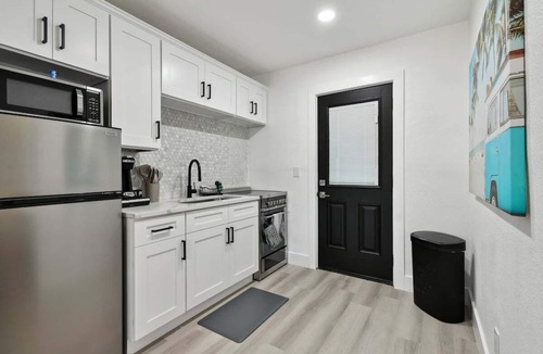 Treasure Island Apartment | 117 127th Ave E Unit 6