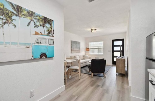 Treasure Island Apartment | 117 127th Ave E Unit 6