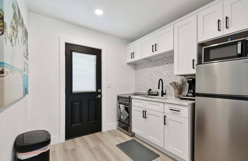 Treasure Island Apartment | 117 127th Ave E Unit 3