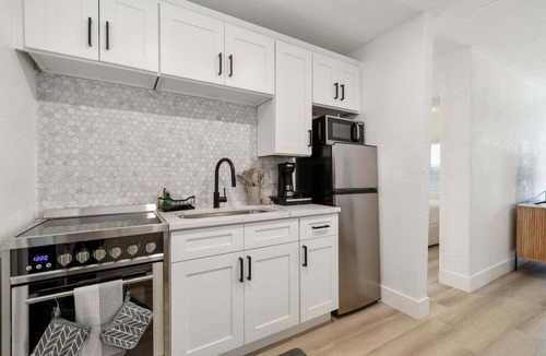 Treasure Island Apartment | 117 127th Ave E Unit 3