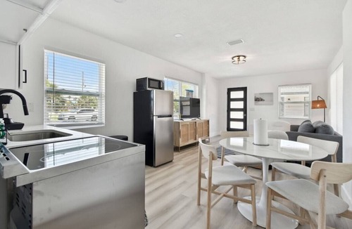 Treasure Island Apartment | 117 127th Ave E Unit 8