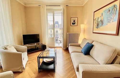 Lausanne Apartment | 117 * Bright, classic and elegant, close to train station