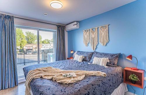 Cote-Des-Neiges—Notre-Dame-De-Grace Apartment | 117 - Spacious 2 King BD with Parking, Near DT & Airport