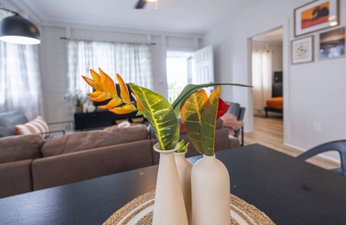 Hilo House | 117 Wainaku St, Hilo, Unit C