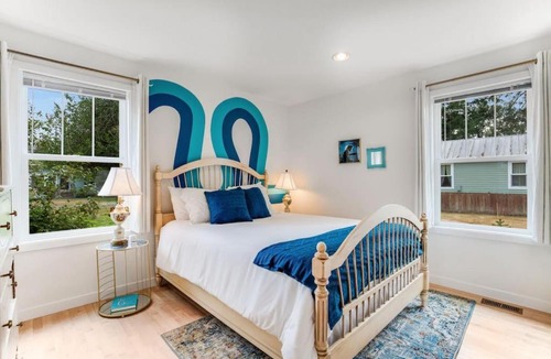 Fall City House | 118 - The Willow Tree Bungalow