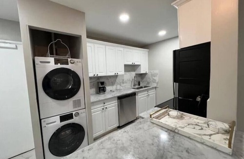 Peachtree Center Apartment | 11G-2Br/2B ATL walk2Mart,Parking