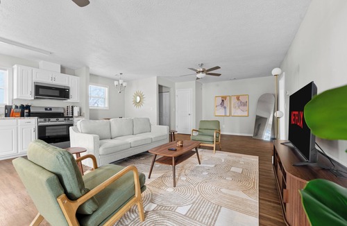 Columbus Apartment | 11th Ave unit B