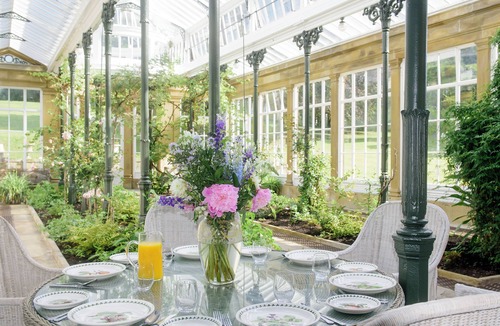 Skipton House | 11th Century Hall Sleeping 32 Guests