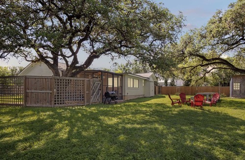 Bandera House | 11th Street River House