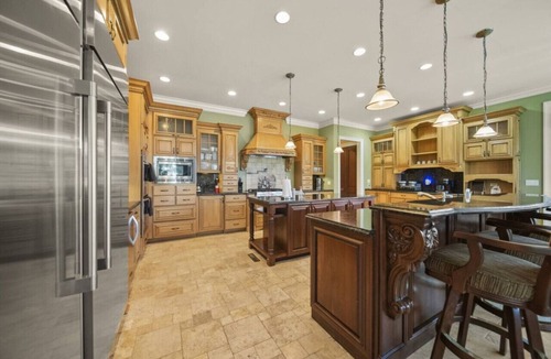 Morris House | 12,000 SF Mansion w/Pool & Lakeview