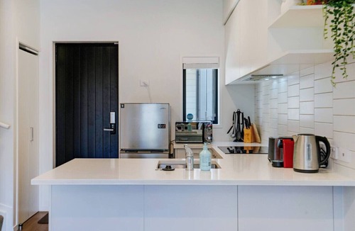 Auckland Villa | 12/47A Huntington Drive