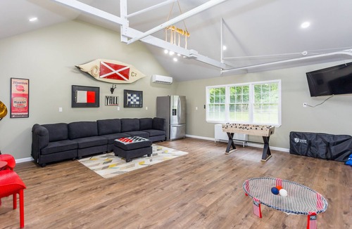 Shenandoah House | 12 Bedroom Waterfront Cabins Pool Theater Game Room
