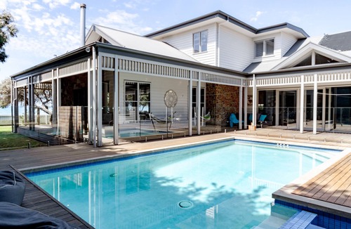 St Leonards House | 12 bell retreat