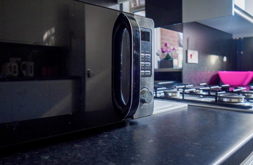 Stoke-on-Trent Apartment | 12 Cornwallis Lodge Family Room 2