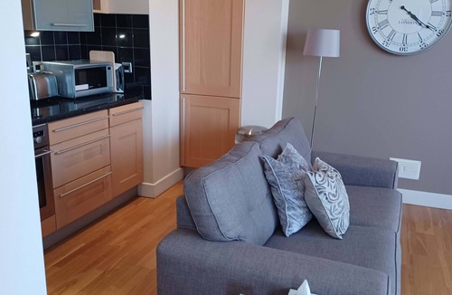 South Cliff Apartment | 12 Easby Hall Summary