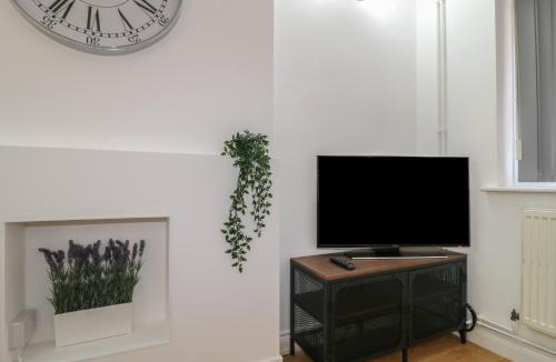 Leicester House | 12 Gorse Lane