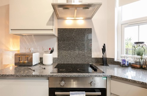 Reading Apartment | 12 Helena Luxury Serviced Apartment