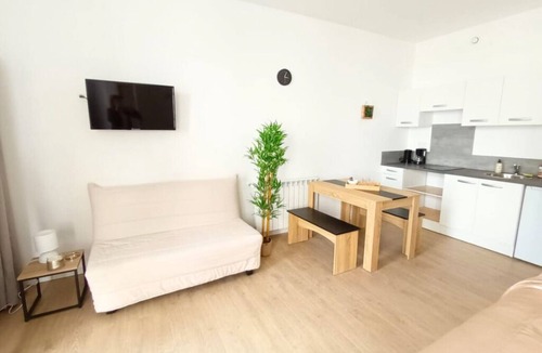 Saint-Amand-sur-Sevre Apartment | 12 km from Puy du Fou - Le Galerne