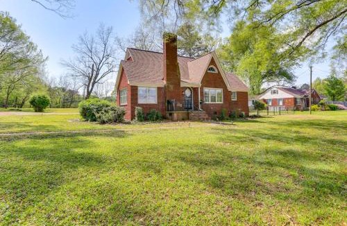 Mason House | 12 Mi to BlueOval City: Tennessee Getaway!