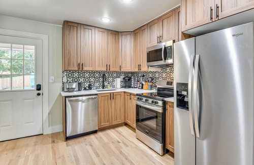 Tulsa House | 12 Mi to BOK Center: Pet-Friendly Home w/Yard!