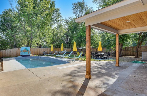 Tulsa House | 12 Mi to BOK Center: Pet-Friendly Home w/Yard!