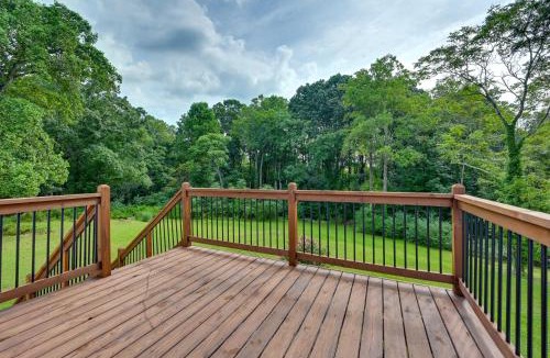 Midway Apartment | 12 Mi to Downtown Winston-Salem: Apt w/Balcony!