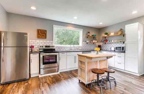 Austin House | 12 Mi to Dtwn: Austin Guest Cottage w/Pool Access